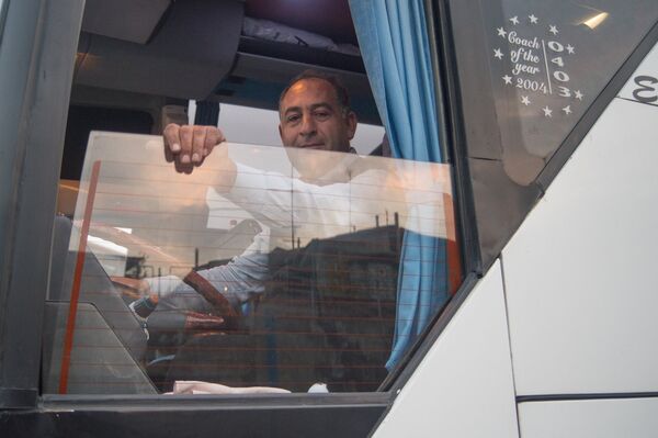 Али - водитель автобуса Али - водитель автобуса - Sputnik Армения