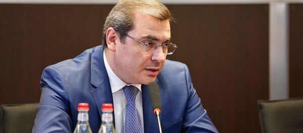 Премьер-министр Армении Никол Пашинян представил нового председателя КГД Давида Ананяна (18 мая 2018). Еревaн Премьер-министр Армении Никол Пашинян представил нового председателя КГД Давида Ананяна (18 мая 2018). Еревaн - Sputnik Արմենիա