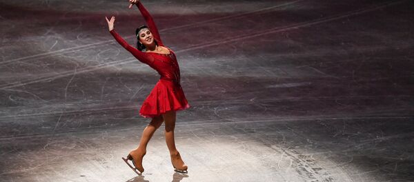 Ирина Слуцкая выступает в ледовом шоу Щелкунчик 2 в СК Олимпийский в Москве. Ирина Слуцкая выступает в ледовом шоу Щелкунчик 2 в СК Олимпийский в Москве. - Sputnik Армения