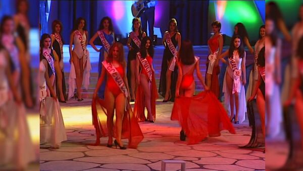 За корону Мисс 98 и состязались двадцать четыре армянские красавицы. - Sputnik Армения