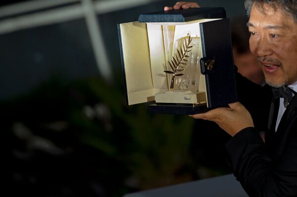  Режиссер Хирокадзу Корээда на фотосессии победителей в рамках церемонии закрытия 71-го Каннского международного кинофестиваля (19 мая 2018). Канны, Франция - Sputnik Армения