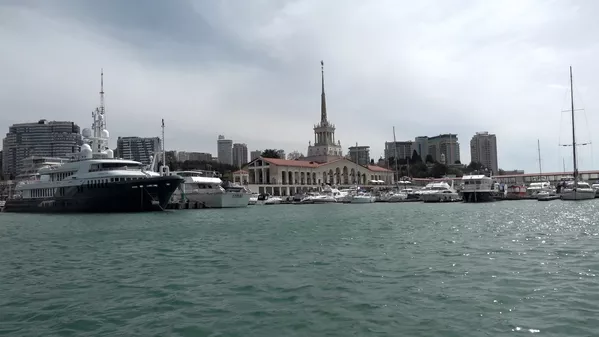Сочи: вид с яхты на Морской вокзал Сочи: вид с яхты на Морской вокзал - Sputnik Армения