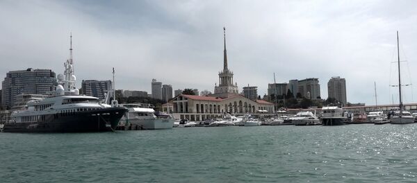 Сочи: вид с яхты на Морской вокзал Сочи: вид с яхты на Морской вокзал - Sputnik Армения