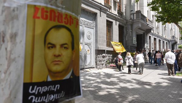 Активисты требуют отставки ген.прокурора Армении Артура Давтяна и освобождения политзаключенных (21 мая 2018). Еревaн - Sputnik Արմենիա