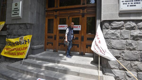 Активисты требуют отставки ген.прокурора Армении Артура Давтяна и освобождения политзаключенных (21 мая 2018). Еревaн - Sputnik Армения