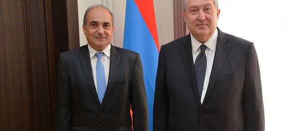 Президент Армении Армен Саркисян принял председателя Палаты представителей Республики Кипр Деметриса Силуриса (21 мая 2018). Еревaн Президент Армении Армен Саркисян принял председателя Палаты представителей Республики Кипр Деметриса Силуриса (21 мая 2018). Еревaн - Sputnik Արմենիա