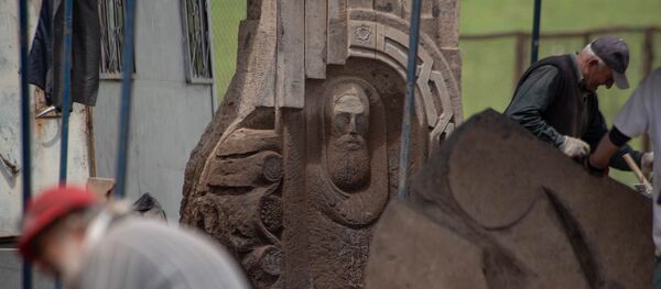 На Международном симпозиуме скульптуры в Апаране - Sputnik Армения