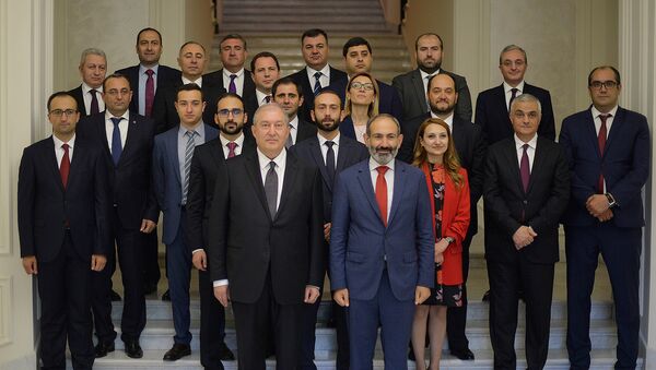 Члены правительства после принятия присяги (21 мая 2018). Еревaн - Sputnik Армения