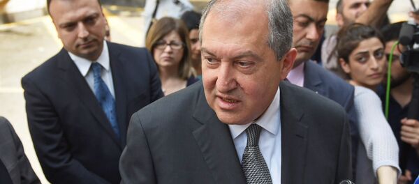 Президент Армении Армен Саркисян встретился с протестующими против экплуатации Амулсарского золоторудного месторождения (23 мая 2018). Еревaн - Sputnik Армения