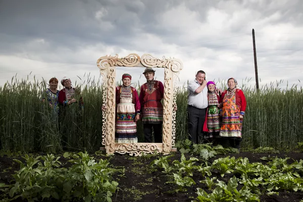 Снимок Уральские марийцы фотографа Федора Телкова из России, вошедший в шорт-лист лауреатов конкурса им. Андрея Стенина Снимок Уральские марийцы фотографа Федора Телкова из России, вошедший в шорт-лист лауреатов конкурса им. Андрея Стенина - Sputnik Армения