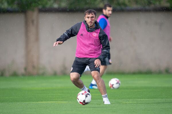 Կապառոսի նորամուտը. ովքե՞ր կարող են խաղալ Հայաստանի ազգային հավաքականում Կապառոսի նորամուտը. ովքե՞ր կարող են խաղալ Հայաստանի ազգային հավաքականում - Sputnik Արմենիա