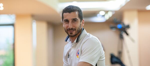 Генрих Мхитарян  (23 мая 2018). Еревaн - Sputnik Армения