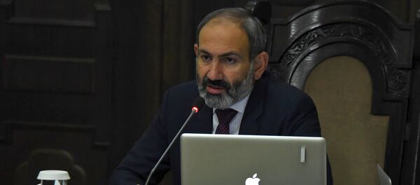 Премьер-министр Армении Никол Пашинян на заседании правительства Армении (24 мая 2018). Еревaн Премьер-министр Армении Никол Пашинян на заседании правительства Армении (24 мая 2018). Еревaн - Sputnik Արմենիա