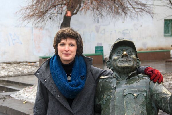 Скульптор Кристина Цибер и самарский Швейк Скульптор Кристина Цибер и самарский Швейк - Sputnik Армения