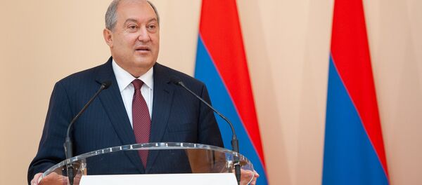 Президент Армении Армен Саркисян во время вручения премий деятелям науки и искусства (24 мая 2018). Еревaн Президент Армении Армен Саркисян во время вручения премий деятелям науки и искусства (24 мая 2018). Еревaн - Sputnik Армения