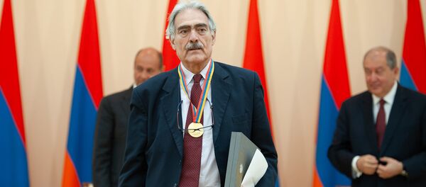 Италянский историк геноцида армян Марчелло Флорес во время вручения премий деятелям науки и искусства (24 мая 2018). Еревaн - Sputnik Արմենիա