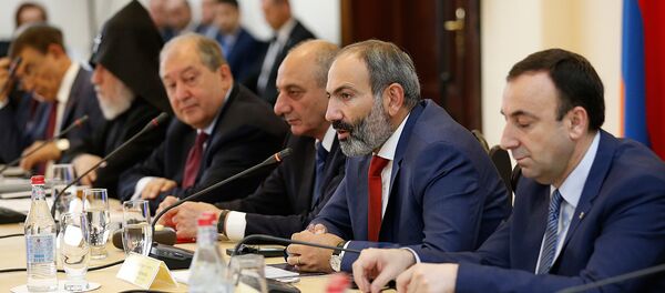 Речь премьер-министра Армении Никола Пашиняна на заседаний совета попечителей Всеармянского фонда Айастан (25 мая 2018). Еревaн - Sputnik Արմենիա