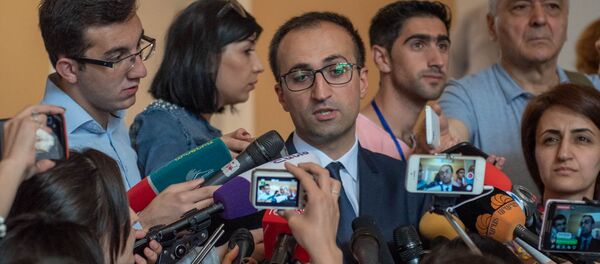 Беседа с журналистами министра здравоохранения Арсен Торосян после заседания правительства Армении (24 мая 2018). Еревaн - Sputnik Армения