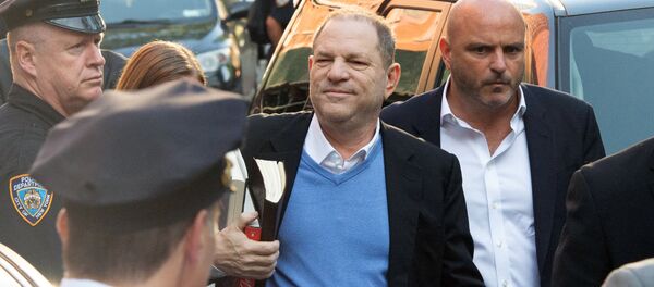 Голливудский кинопродюсер Харви Вайнштейн сдается властям (25 мая 2018). Нью-Йoрк, СШA - Sputnik Армения