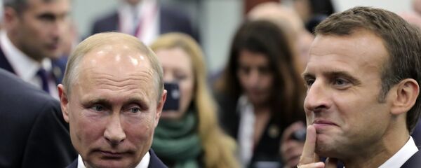 Президент РФ Владимир Путин и президент Франции Эмманюэль Макрон - Sputnik Արմենիա