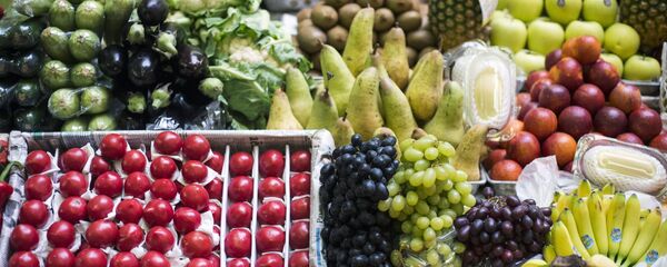 Прилавок с фруктами и овощами на Даниловском рынке в Москве. Прилавок с фруктами и овощами на Даниловском рынке в Москве. - Sputnik Արմենիա