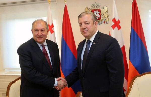 Президент Армении Армен Саркисян встретился с премьер-министром Грузии Георгием Квирикашвили (25 мая 2018). Тбилиси Президент Армении Армен Саркисян встретился с премьер-министром Грузии Георгием Квирикашвили (25 мая 2018). Тбилиси - Sputnik Արմենիա