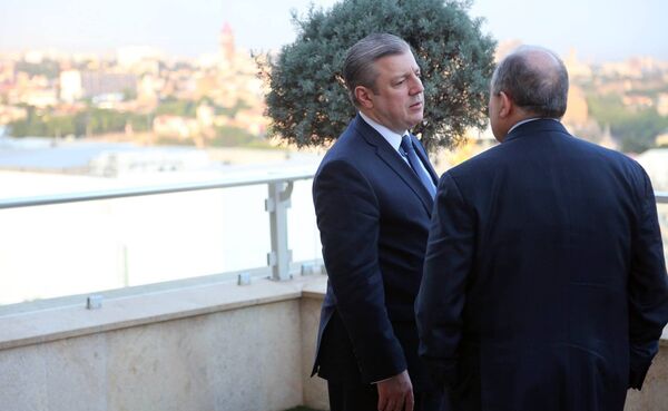 Президент Армении Армен Саркисян встретился с премьер-министром Грузии Георгием Квирикашвили (25 мая 2018). Тбилиси Президент Армении Армен Саркисян встретился с премьер-министром Грузии Георгием Квирикашвили (25 мая 2018). Тбилиси - Sputnik Արմենիա