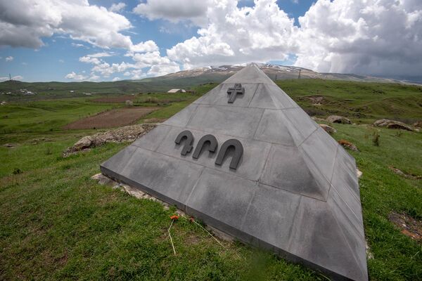 Могила Драсамата Канаяна (Дро) - Sputnik Армения