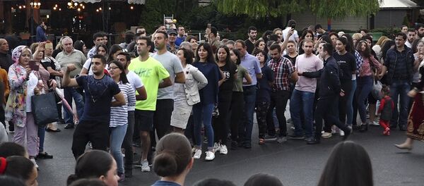 Всеармянский флешмоб Ари пари кочари прошел на площади Свободы в Ереване - Sputnik Армения