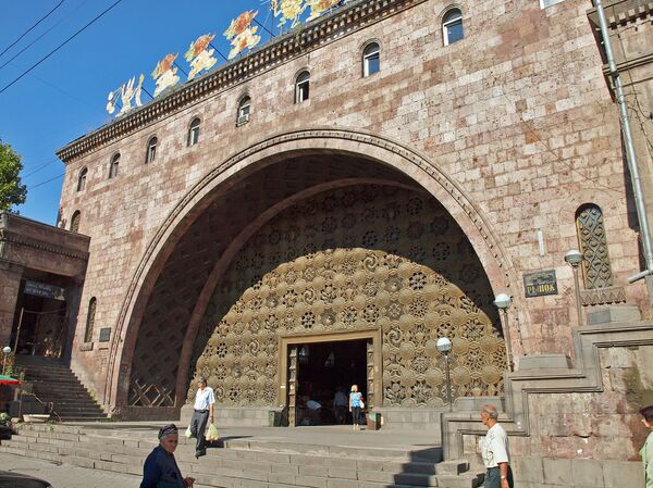 Задолго до Рубена Варданяна, или Как Григор Агабабян отстроил Ереван и занялся Татевом Задолго до Рубена Варданяна, или Как Григор Агабабян отстроил Ереван и занялся Татевом - Sputnik Армения