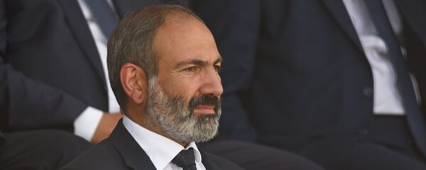 Премьер-министр Армении Никол Пашинян на праздовании 100-летия провозглашения Первой Республики и Победы в Сардарапатском сражении (28 мая 2018). Сардарапат Премьер-министр Армении Никол Пашинян на праздовании 100-летия провозглашения Первой Республики и Победы в Сардарапатском сражении (28 мая 2018). Сардарапат - Sputnik Армения