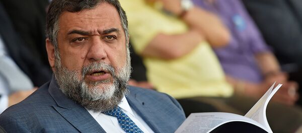 Рубен Варданян на праздовании 100-летия провозглашения Первой Республики и Победы в Сардарапатском сражении (28 мая 2018). Сардарапат Рубен Варданян на праздовании 100-летия провозглашения Первой Республики и Победы в Сардарапатском сражении (28 мая 2018). Сардарапат - Sputnik Արմենիա