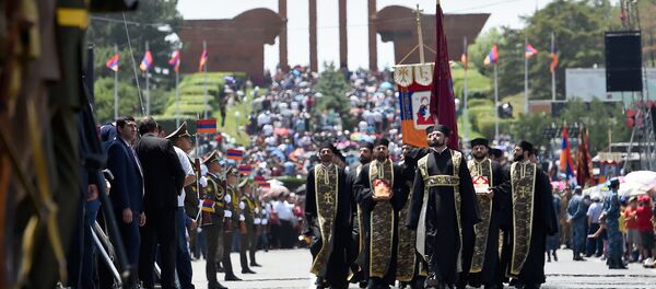 Праздование 100-летия провозглашения Первой Республики и Победы в Сардарапатском сражении (28 мая 2018). Сардарапат Праздование 100-летия провозглашения Первой Республики и Победы в Сардарапатском сражении (28 мая 2018). Сардарапат - Sputnik Արմենիա