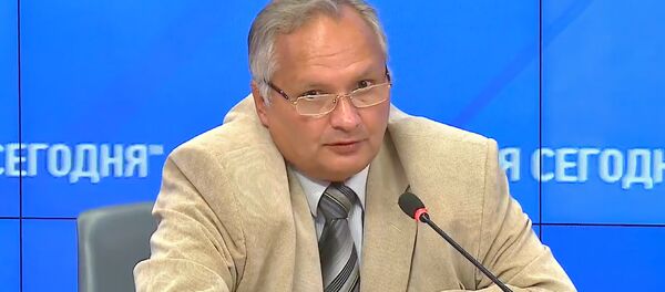 Российский политолог, заместитель декана факультета мировой экономики и мировой политики НИУ ВШЭ Андрей Суздальцев - Sputnik Армения