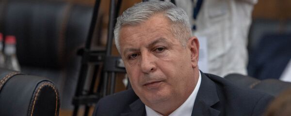 Депутат от фракции Царукян Сергей Багратян в парламенте (29 мая 2018). Еревaн - Sputnik Армения