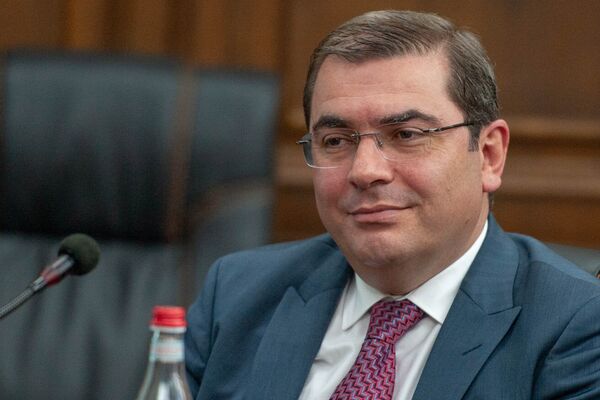 Машину в Армении станет легче растаможивать по своей цене - начальник налоговой - Sputnik Армения