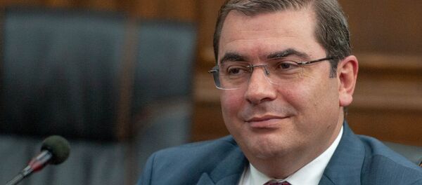 Председатель КГД Армении Давид Ананян в парламенте (29 мая 2018). Еревaн Председатель КГД Армении Давид Ананян в парламенте (29 мая 2018). Еревaн - Sputnik Արմենիա