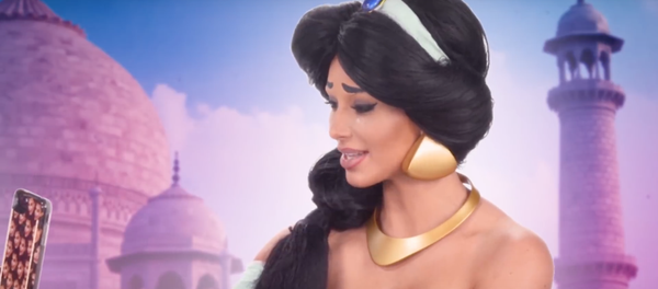 Ким Кардашьян в образе Жасмин - Sputnik Армения