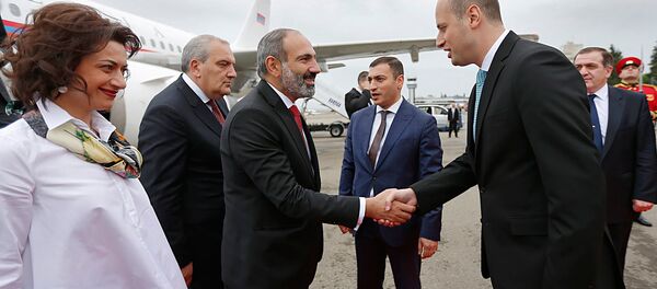 Официальный визит премьер-министра Никола Пашиняна в Грузию (30 мая 2018). Тбилиси Официальный визит премьер-министра Никола Пашиняна в Грузию (30 мая 2018). Тбилиси - Sputnik Армения