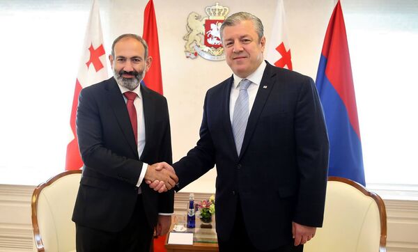 Встреча премьер-министров Армении и Грузии Никола Пашиняна и Георгия Квирикашвили (30 мая 2018). Тбилиси Встреча премьер-министров Армении и Грузии Никола Пашиняна и Георгия Квирикашвили (30 мая 2018). Тбилиси - Sputnik Армения