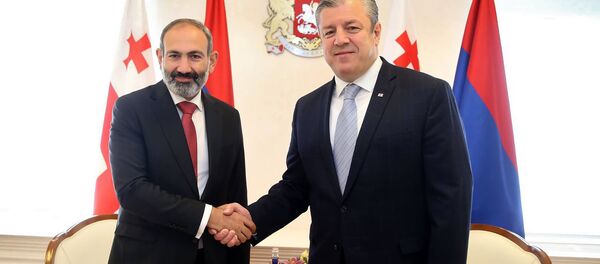 Встреча премьер-министров Армении и Грузии Никола Пашиняна и Георгия Квирикашвили (30 мая 2018). Тбилиси - Sputnik Армения