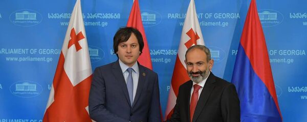 Премьер-министр Армении Никол Пашинян встретился со спикером парламента Грузии Ираклием Кобахидзе (30 мая 2018). Тбилиси - Sputnik Армения