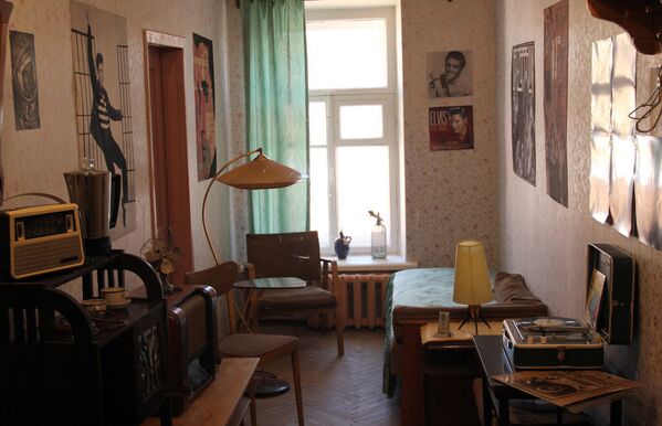 Интерьер комнаты коммунальной квартиры на выставке Коммунальный рай, или Близкие поневоле в Особняке Румянцева, Санкт-Петербург - Sputnik Армения