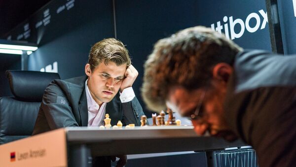 Партия Левон Аронян Магнус Карлсен в турнире Altibox Norway Chess 2018 (30 мая 2018). Ставангер, Норвегия - Sputnik Արմենիա