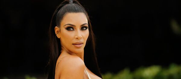 Ким Кардашьян на Met Gala 2018 в музее искусств Метрополитен (7 мая 2018). Нью-Йорк, США - Sputnik Армения