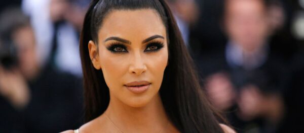 Ким Кардашьян на Met Gala 2018 в музее искусств Метрополитен (7 мая 2018). Нью-Йорк, США - Sputnik Армения