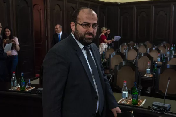 Озеро Севан вновь зацвело: почему министр окружающей среды не разделил паники экологов Озеро Севан вновь зацвело: почему министр окружающей среды не разделил паники экологов - Sputnik Армения
