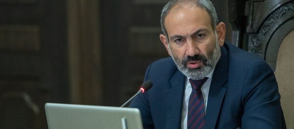 Премьер-министр Армении Никол Пашинян на заседании правительства (1 июня 2018). Еревaн - Sputnik Армения