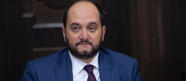 Министр образования и науки Армении Араик Арутюнян на заседании правительства (1 июня 2018). Еревaн - Sputnik Армения