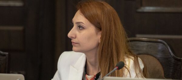 Министр культуры Армении Лилит Макунц на заседании правительства (1 июня 2018). Еревaн - Sputnik Армения